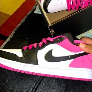 Air Jordan 1 pink low